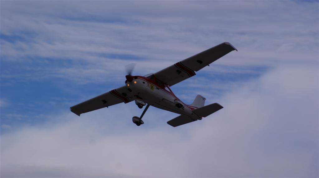 Cessna 182 (2).JPG