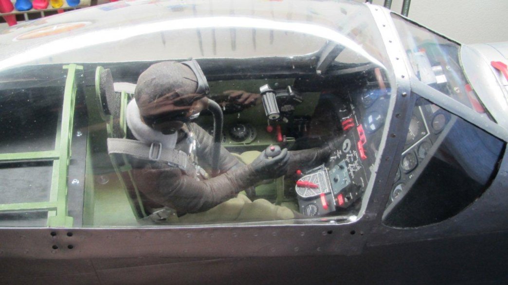 CARF Mustang P-51 cockpit (33).jpg