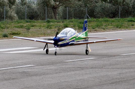 Tucano at dounis airfield Αερομοντελισμός 003.JPG