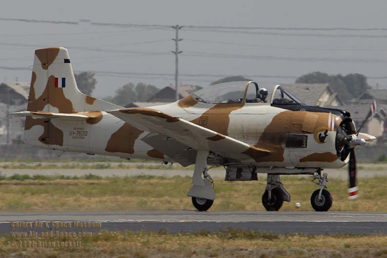 _BEL0811%20T-28D%20Fennec%20NX632NA%20right%20front%20landing%20l.jpg