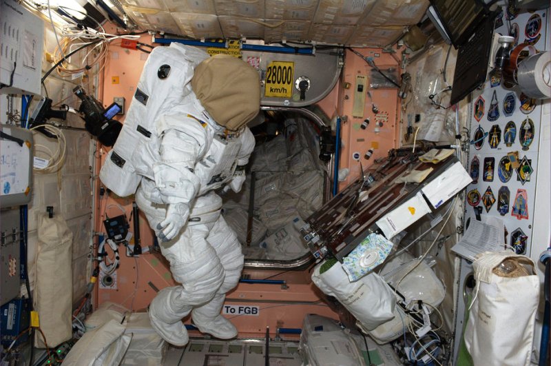 000  Space_Station_spacesuit_fullwidth.jpg