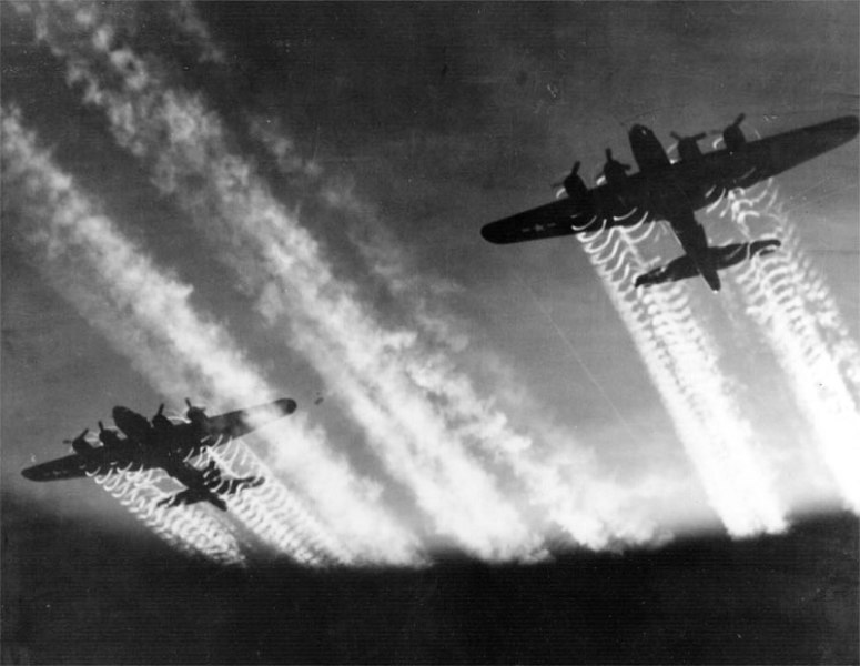 B-17_Flying_Fortress.jpg