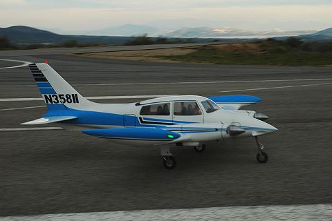 cessna 310 no-1.JPG